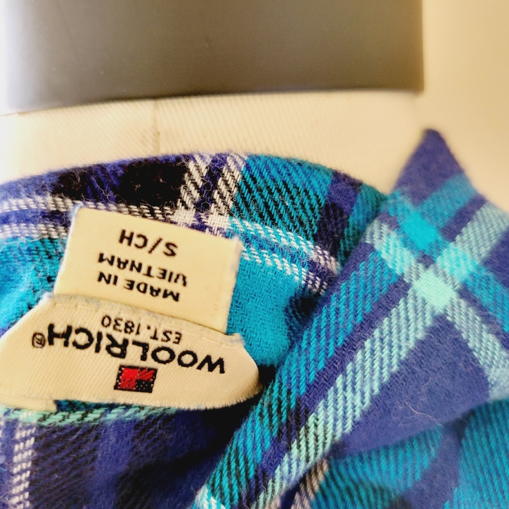 Woolrich Plaid Flannel Button Down Size Small - image 6